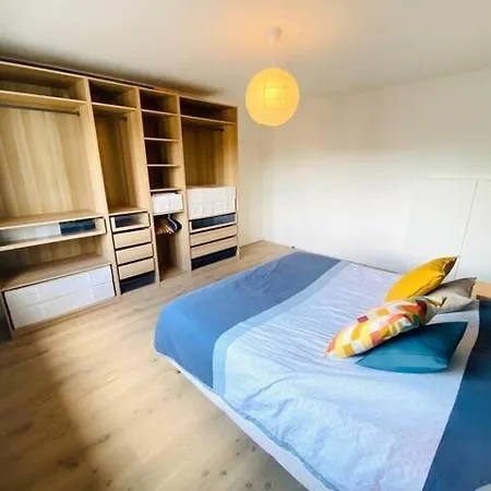 New Large 1 Bedroom Flat In Center With Parking - 64 *