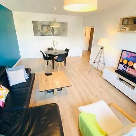 New Large 1 Bedroom Flat In Center With Parking - 64 Apartment *